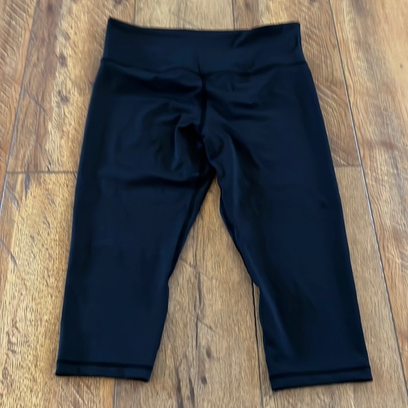 Zyia Active Black Cropped Leggings 12 - Picture 1 of 10